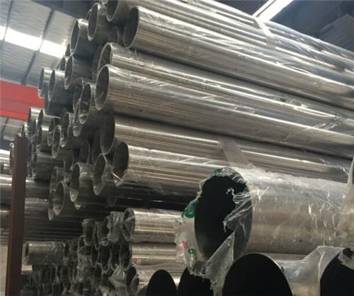 904L不銹鋼管陰極與陽極面積比，陰極面積控制在陽極面積的1/2.在此情況下，可以防止價格的增長，過多的價格在陽極表面被氧化成價格